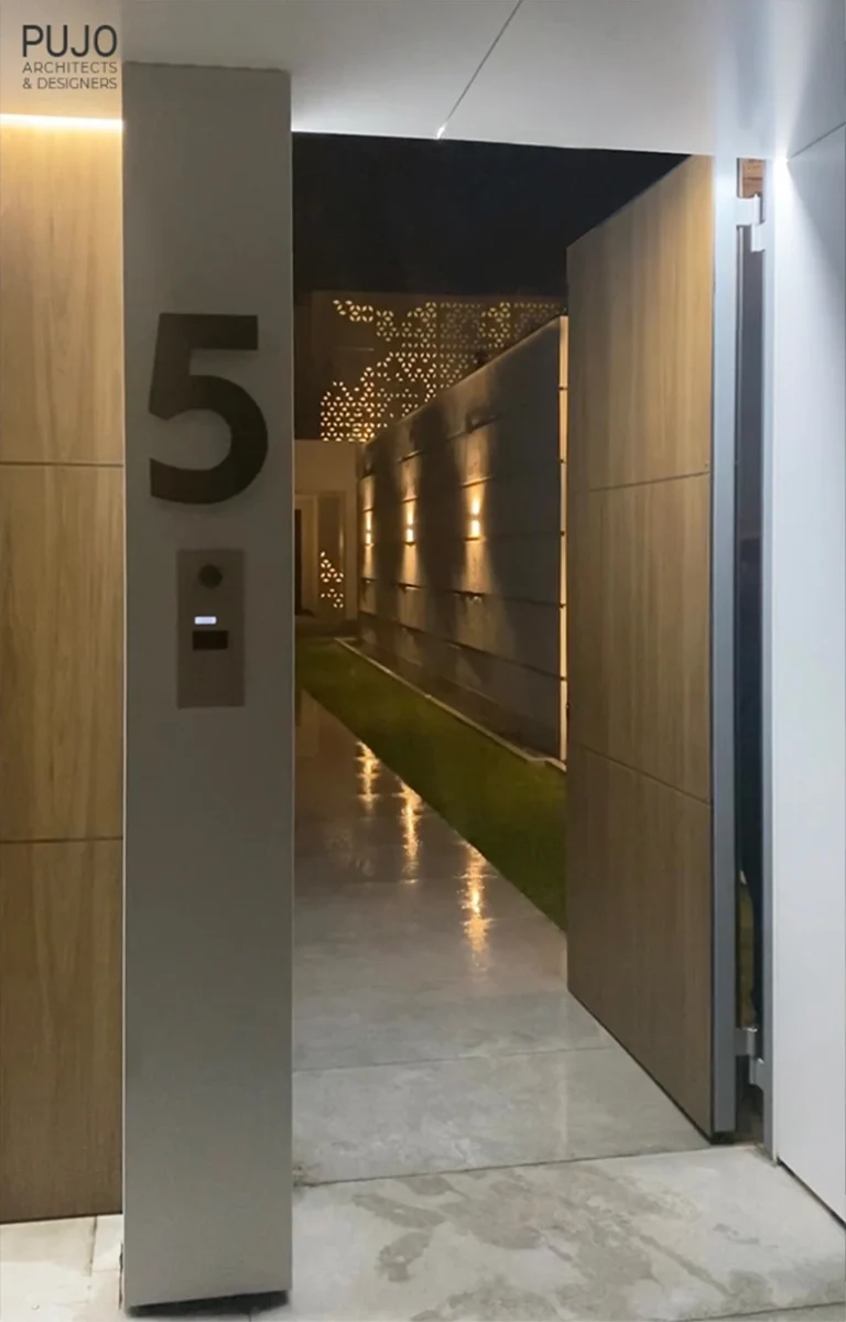 06-pujo-architects-and-designers-portfolio-snowflake-family-house-subotica-serbia-interior-entrance
