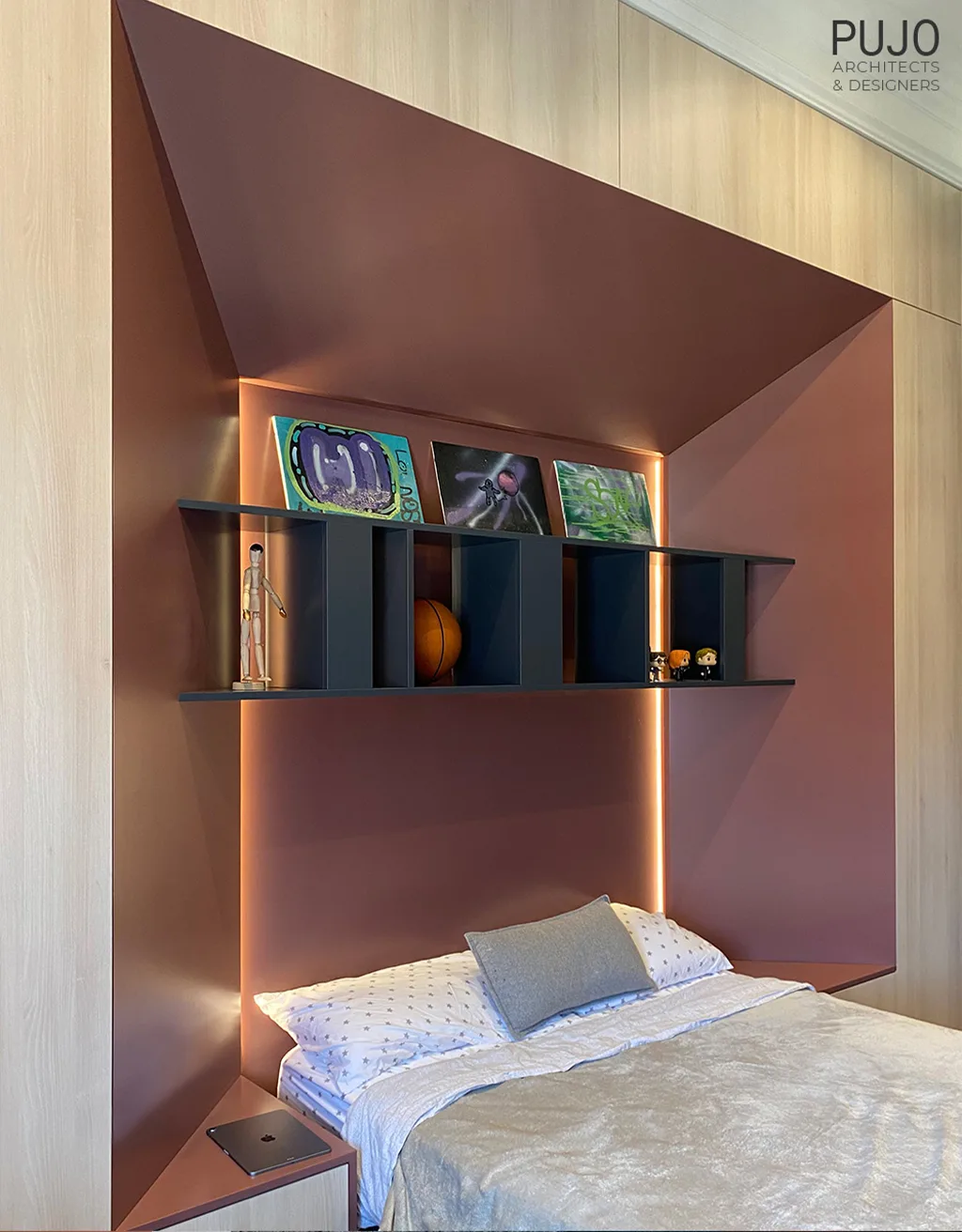 25-pujo-architects-and-designers-portfolio-belgrade-knez-mihailova-interior-kids-beroom-shelves
